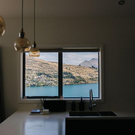 Bluewater Views Villa Queenstown Bagian luar foto