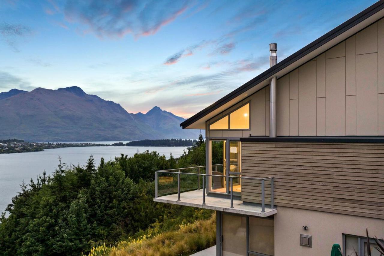 Bluewater Views Villa Queenstown Bagian luar foto