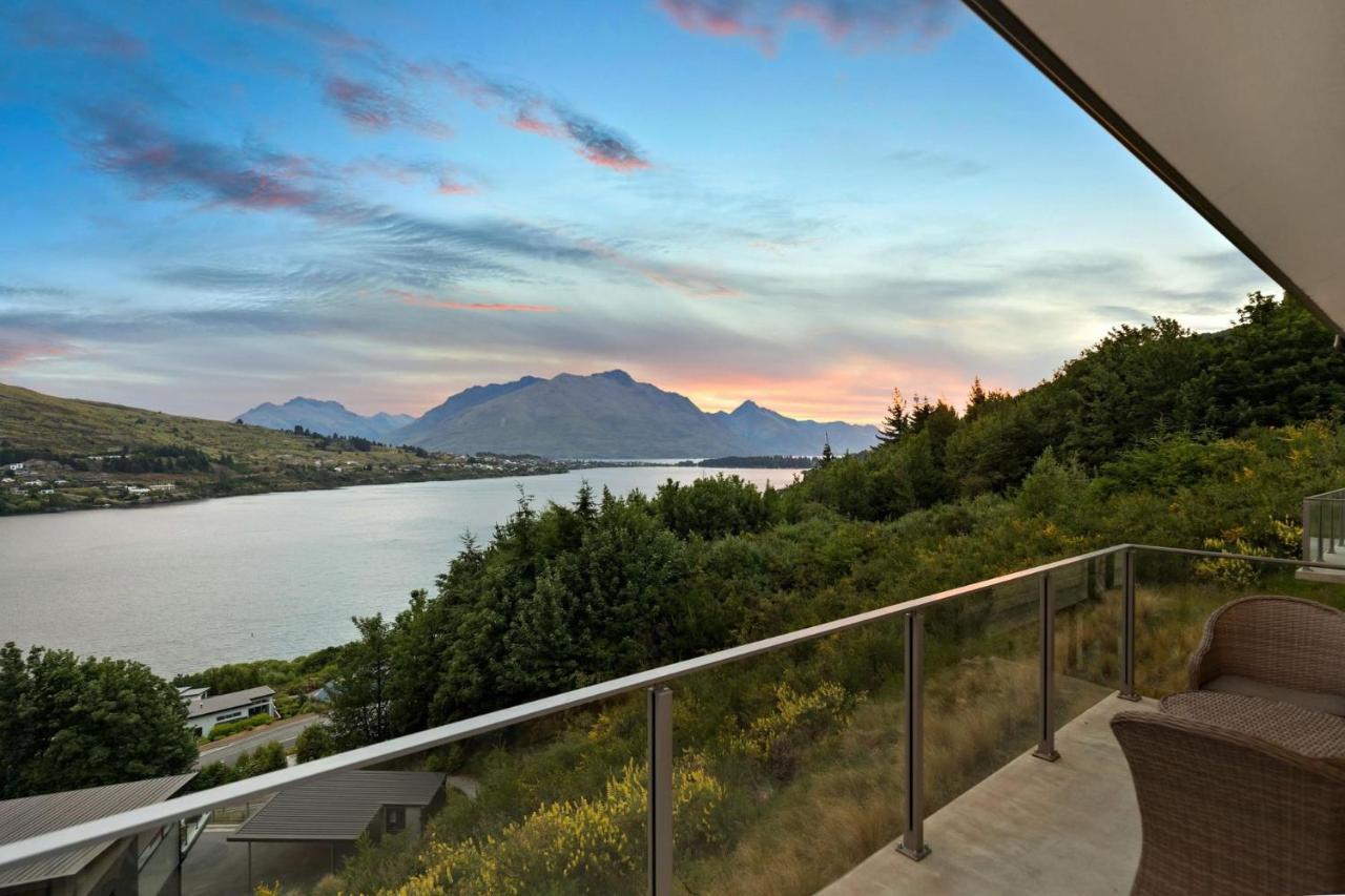 Bluewater Views Villa Queenstown Bagian luar foto