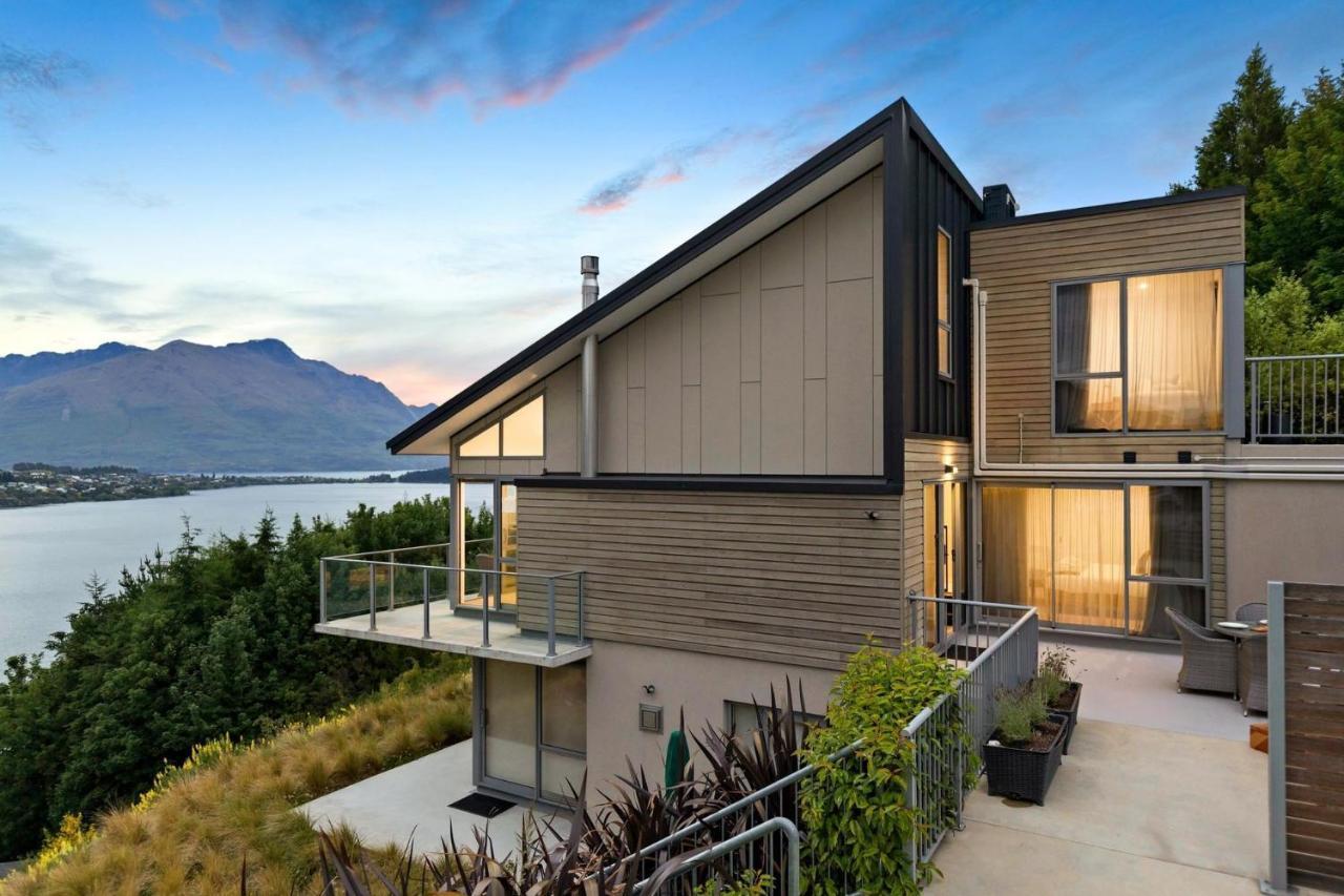 Bluewater Views Villa Queenstown Bagian luar foto