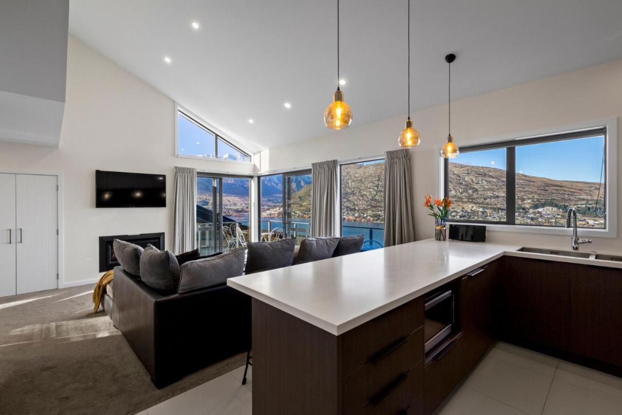 Bluewater Views Villa Queenstown Bagian luar foto